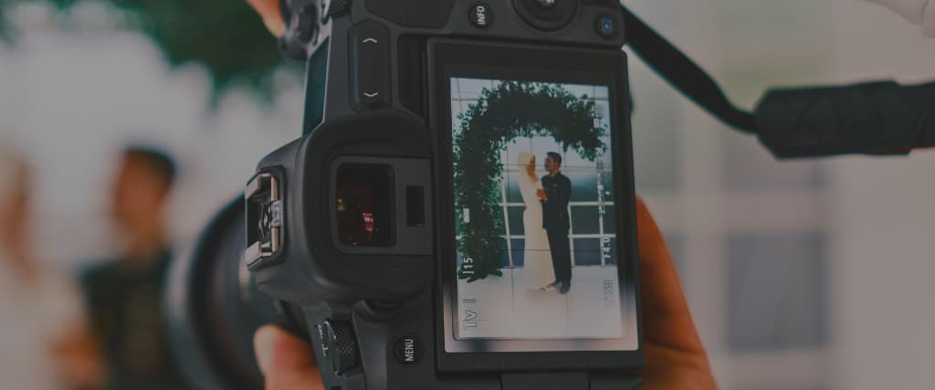 The Best 35 Sydney Wedding Photographers 2023 (With Prices & Packages)