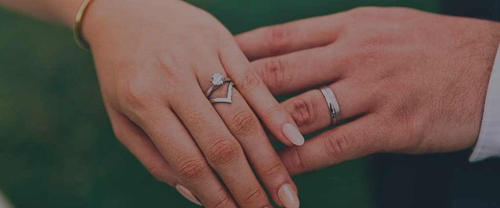 How Much Money Should I Spend on a Wedding Ring